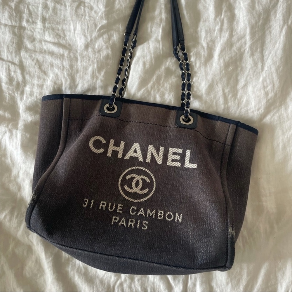 Chanel navy blue Deauville tote bag